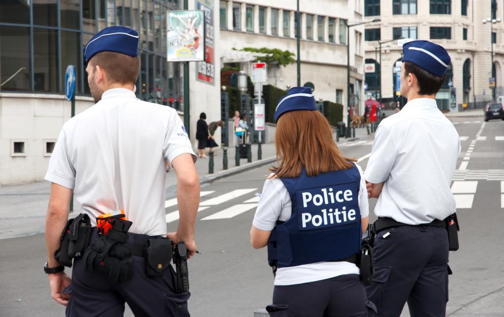 De politie | Fedasil info - informatieplatform voor asielzoekers in België